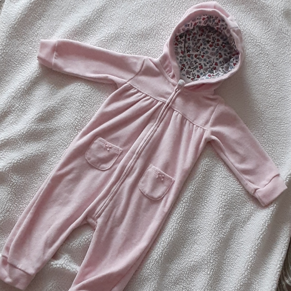 Carter's baby girl jumpsuit , 9 months old